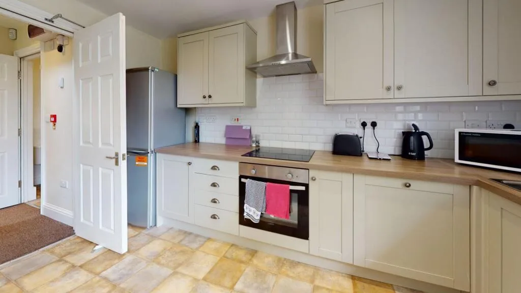 4 bedroom flat for rent