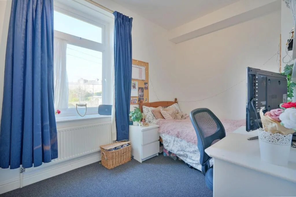 5 bedroom house for rent