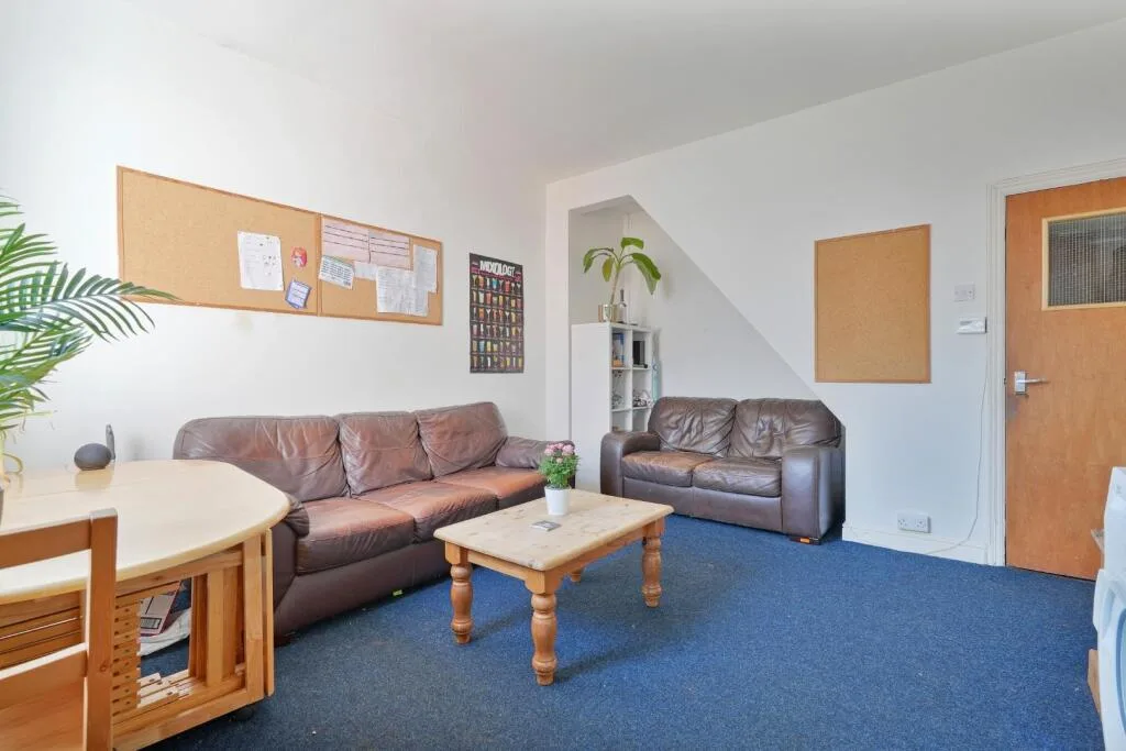 5 bedroom house for rent