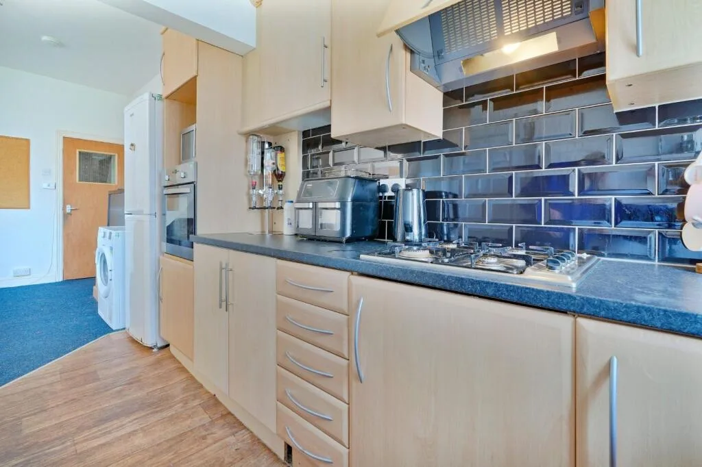 5 bedroom house for rent