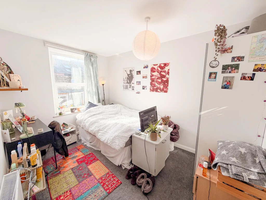 5 bedroom terraced house for rent