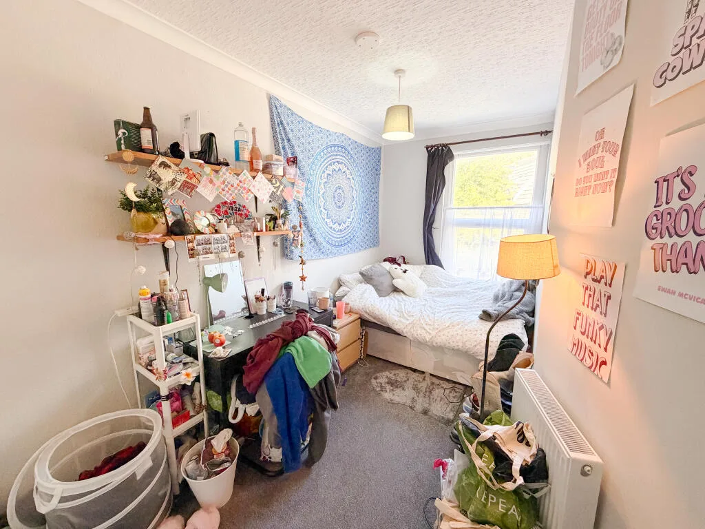 5 bedroom terraced house for rent