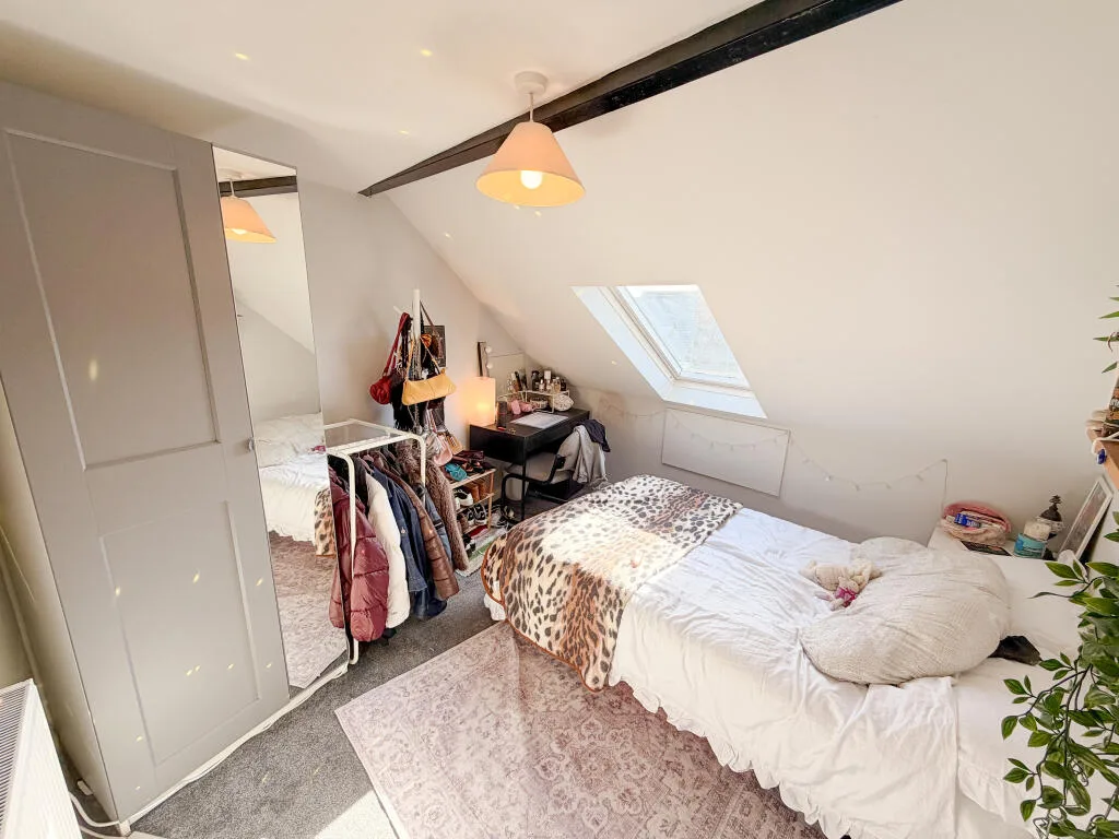 5 bedroom terraced house for rent