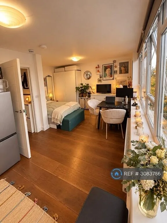 Studio flat for rent