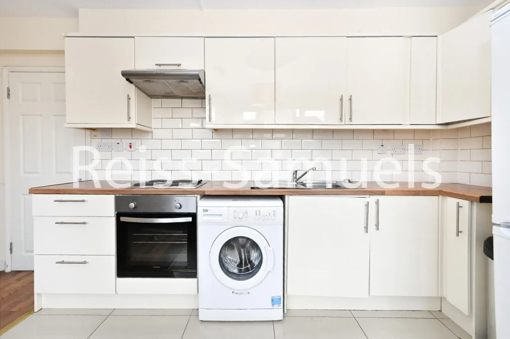 4 bedroom maisonette for rent