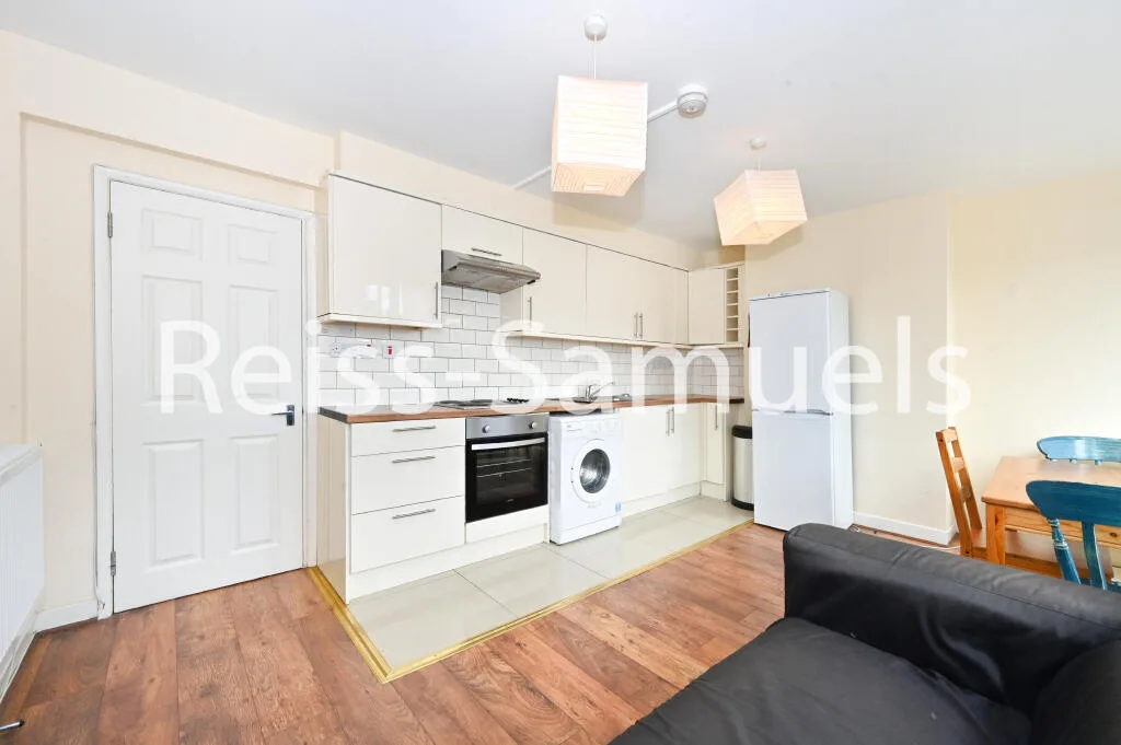 4 bedroom maisonette for rent