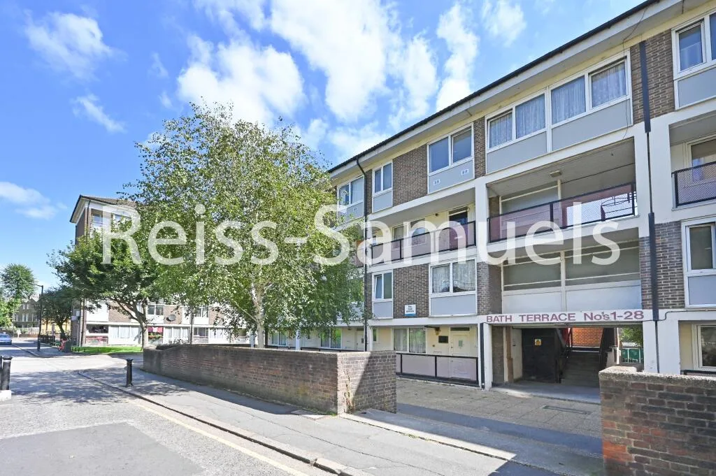 4 bedroom maisonette for rent