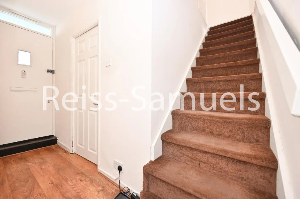 4 bedroom maisonette for rent