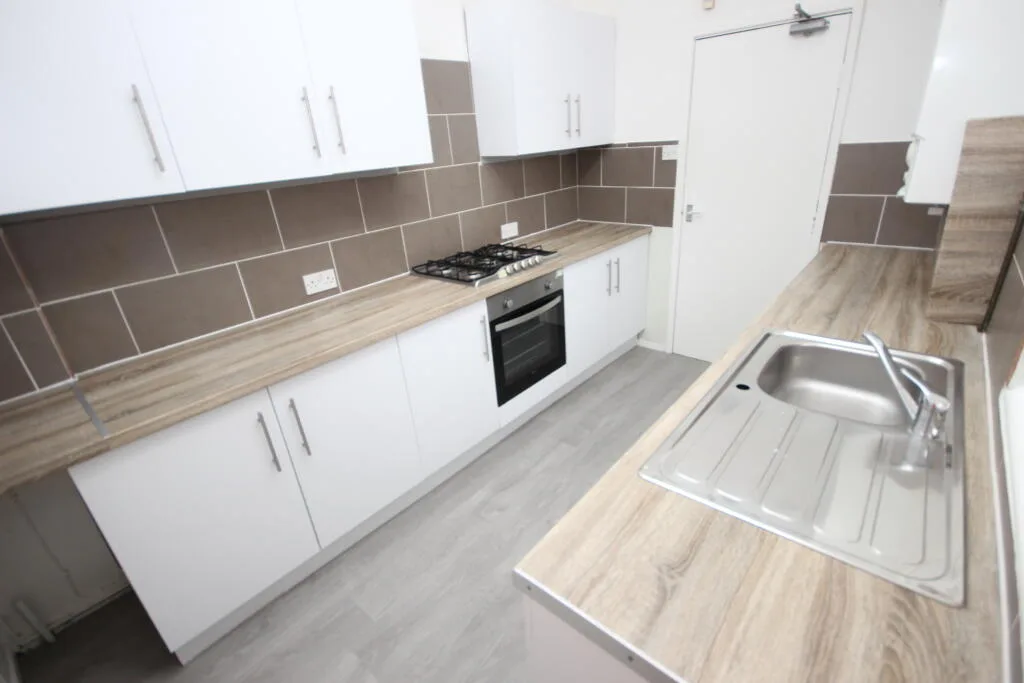 4 bedroom terraced house for rent
