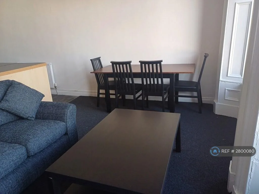 4 bedroom flat for rent