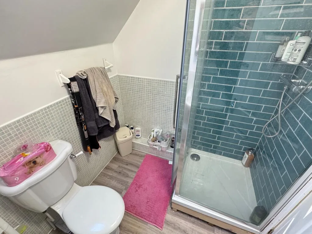 6 bedroom semi-detached house for rent