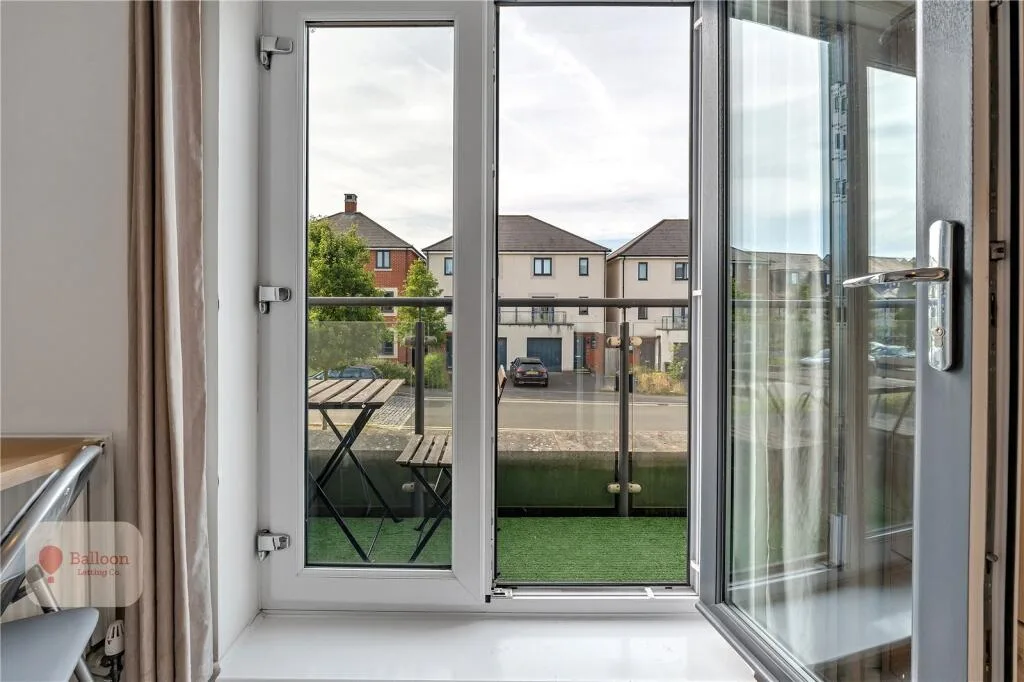 6 bedroom semi-detached house for rent
