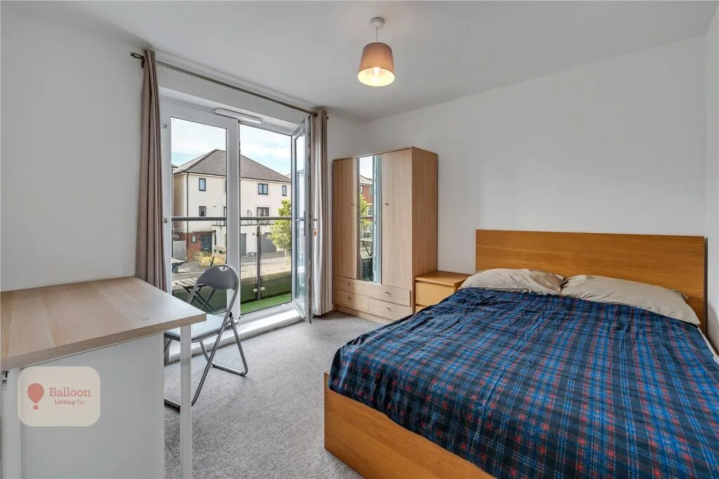 6 bedroom semi-detached house for rent