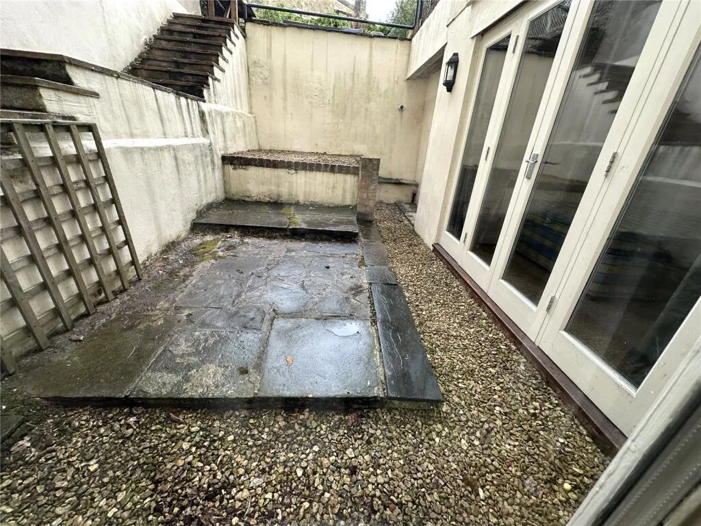 5 bedroom apartment for rent
