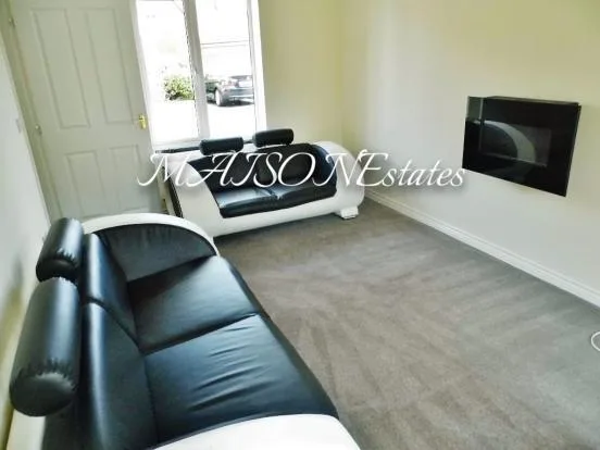 3 bedroom semi-detached house for rent