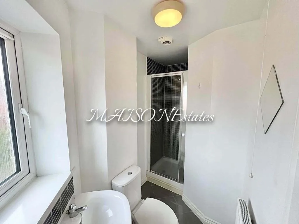 3 bedroom semi-detached house for rent