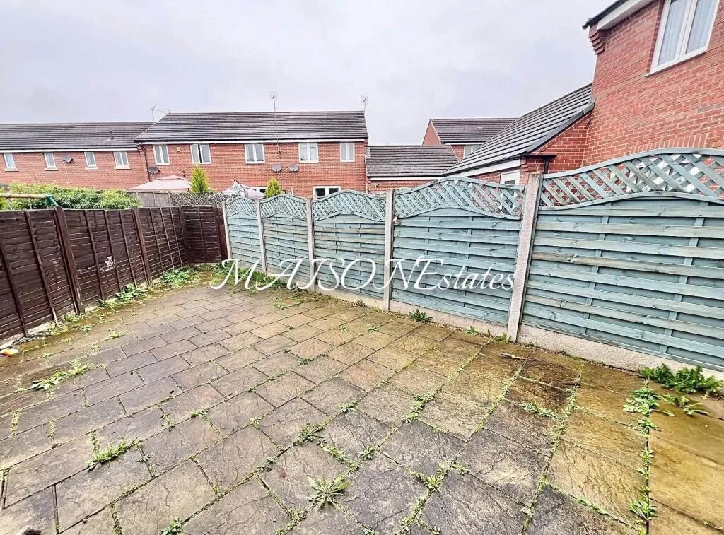 3 bedroom semi-detached house for rent