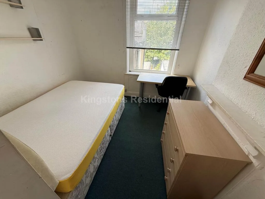 5 bedroom terraced house for rent