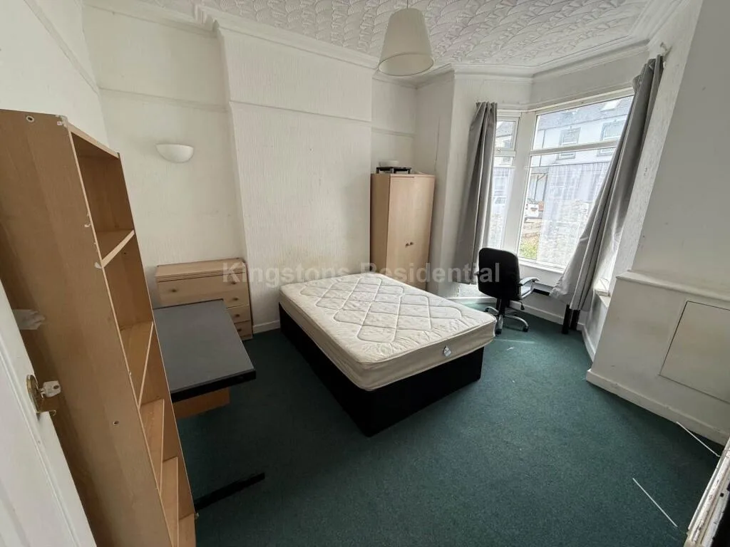 5 bedroom terraced house for rent