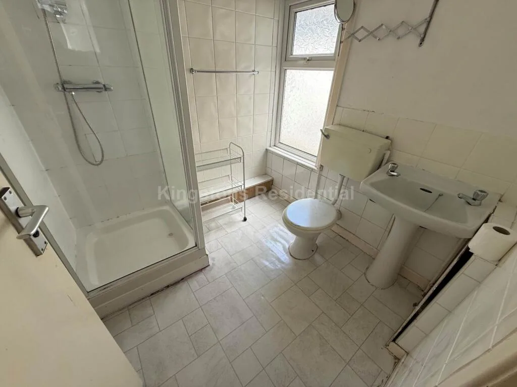5 bedroom terraced house for rent