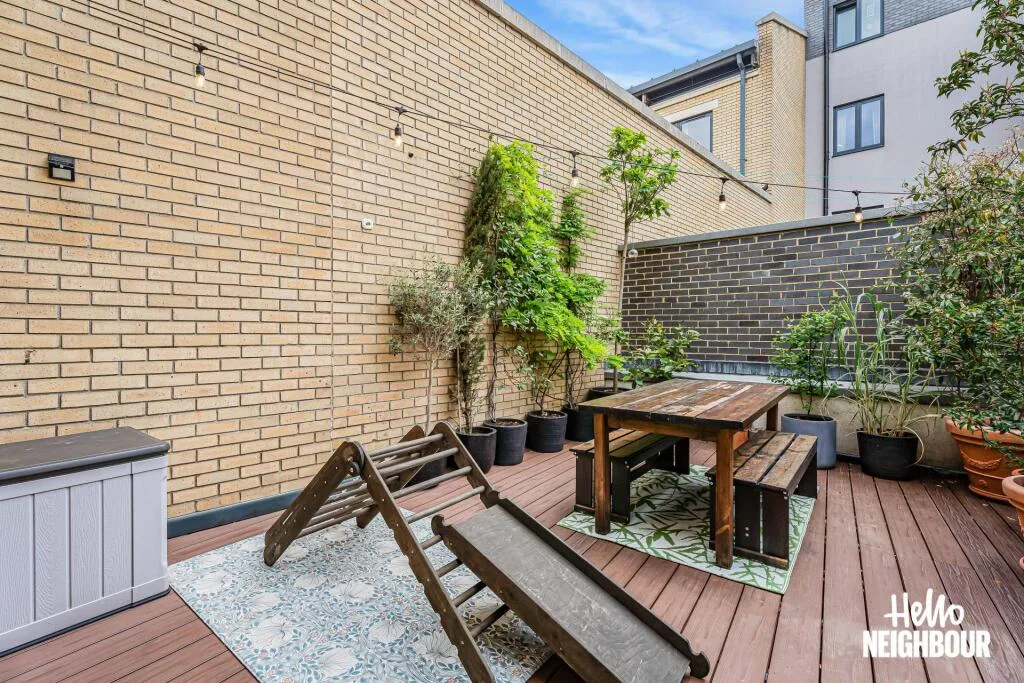 2 bedroom maisonette for rent