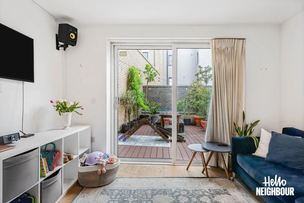 2 bedroom maisonette for rent