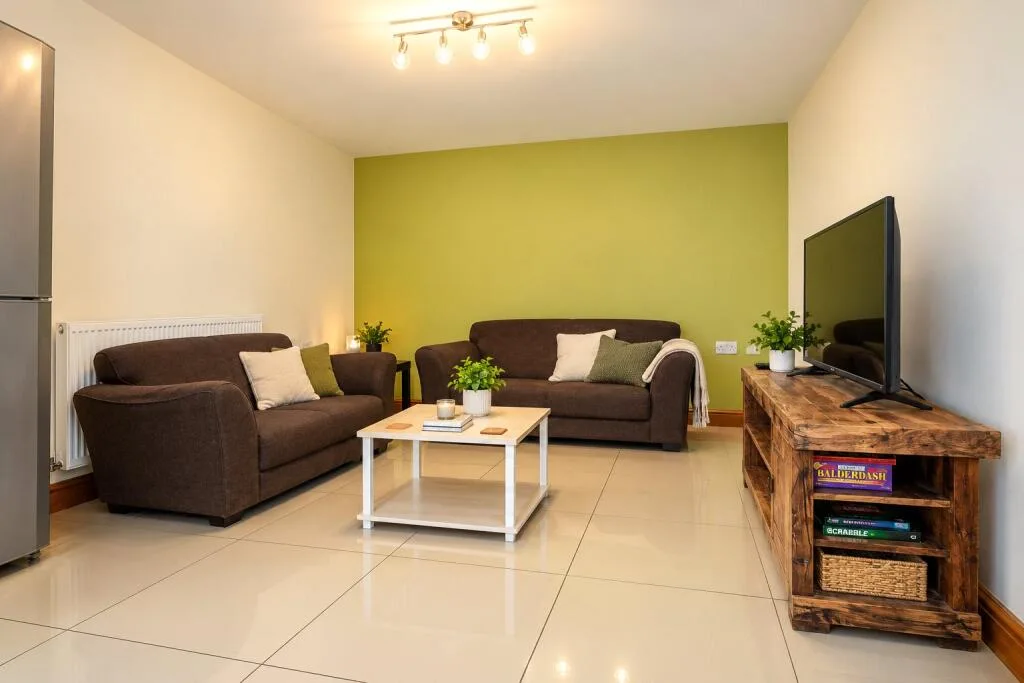 5 bedroom semi-detached house for rent