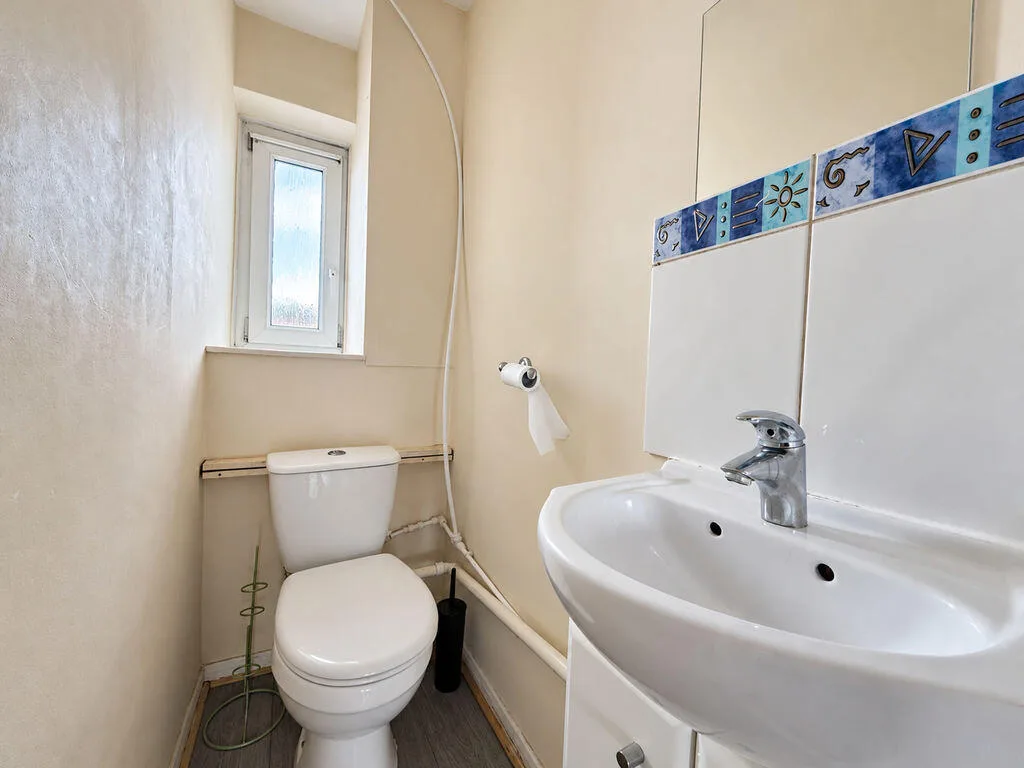 2 bedroom maisonette for rent