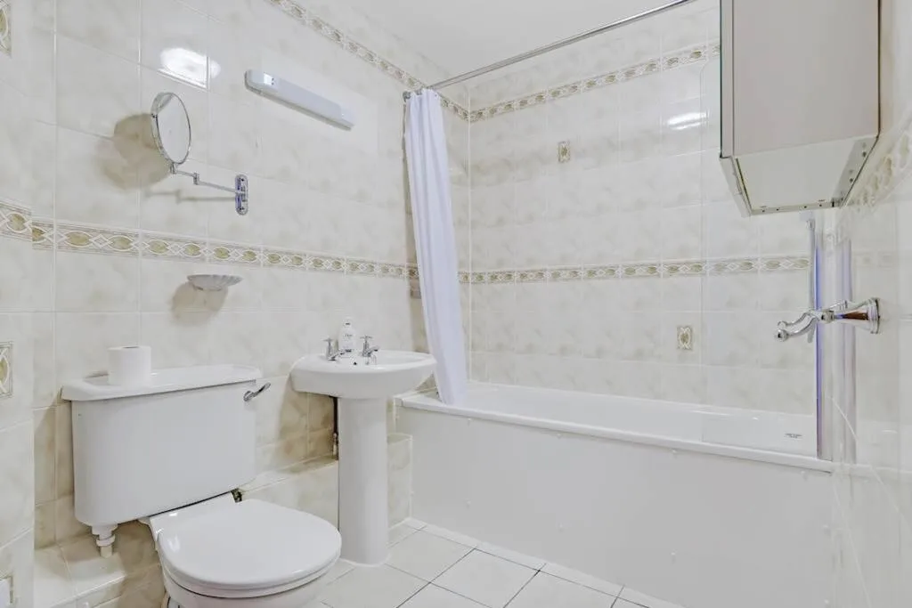 2 bedroom ground floor flat for rent