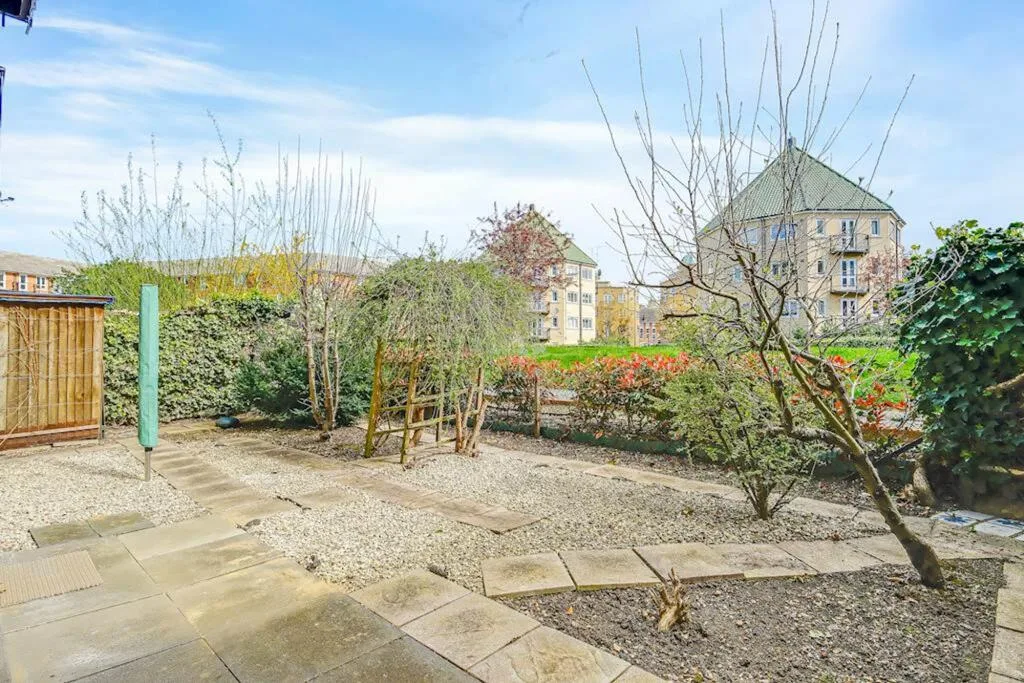 2 bedroom ground floor flat for rent