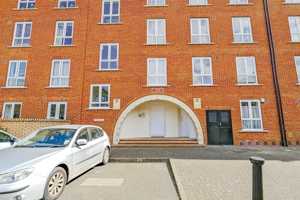 2 bedroom ground floor flat for rent