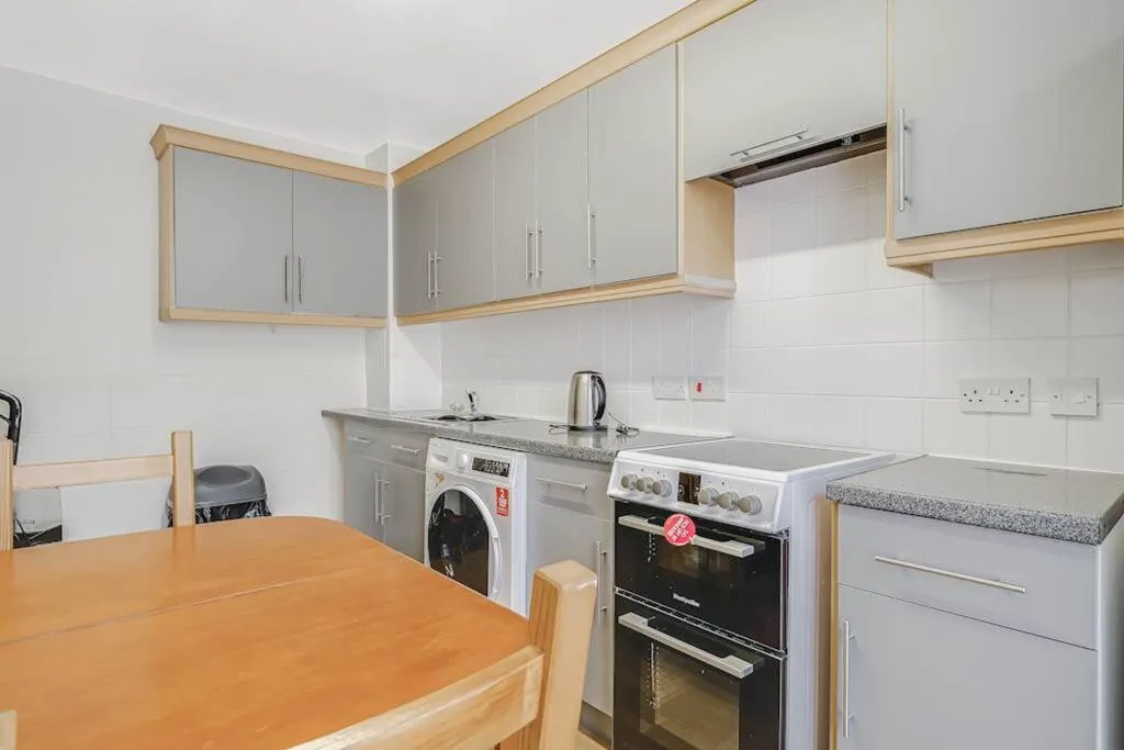2 bedroom ground floor flat for rent