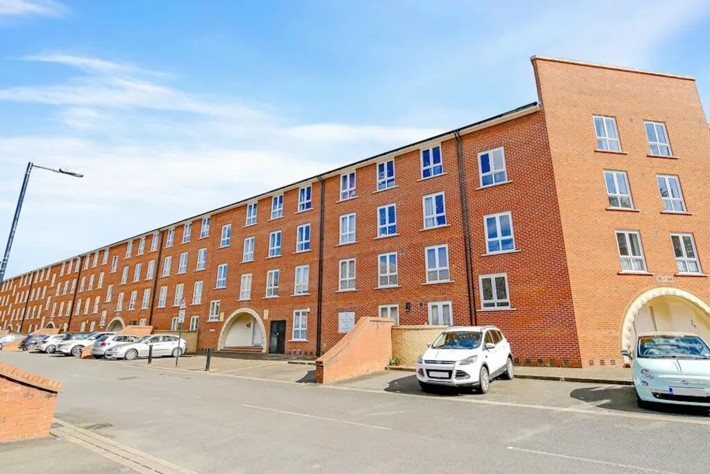 2 bedroom ground floor flat for rent