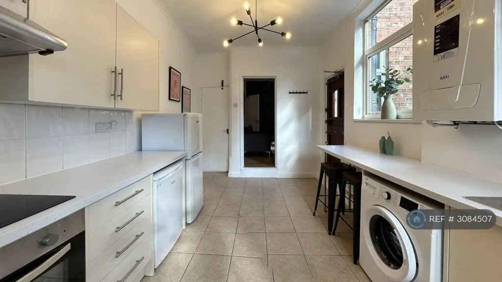 5 bedroom terraced house for rent