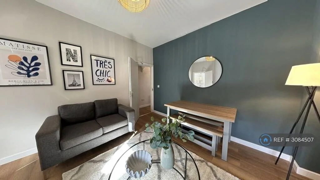 5 bedroom terraced house for rent