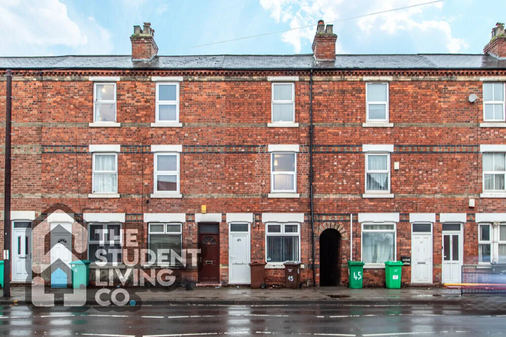4 bedroom terraced house for rent