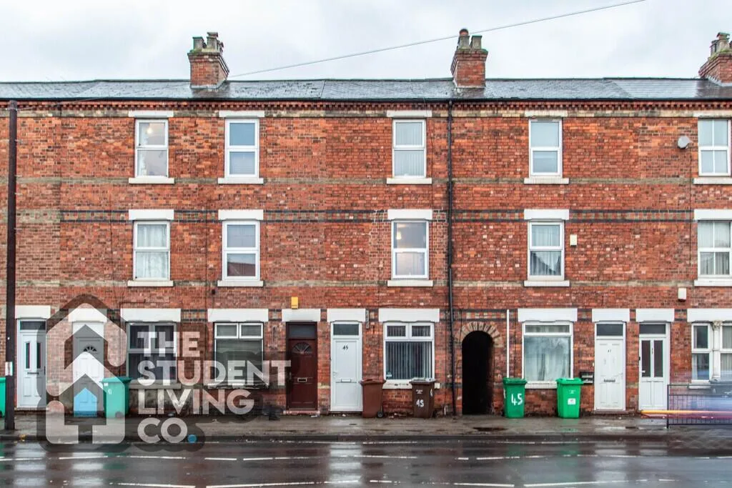 4 bedroom terraced house for rent