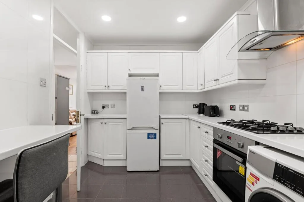 3 bedroom maisonette for rent