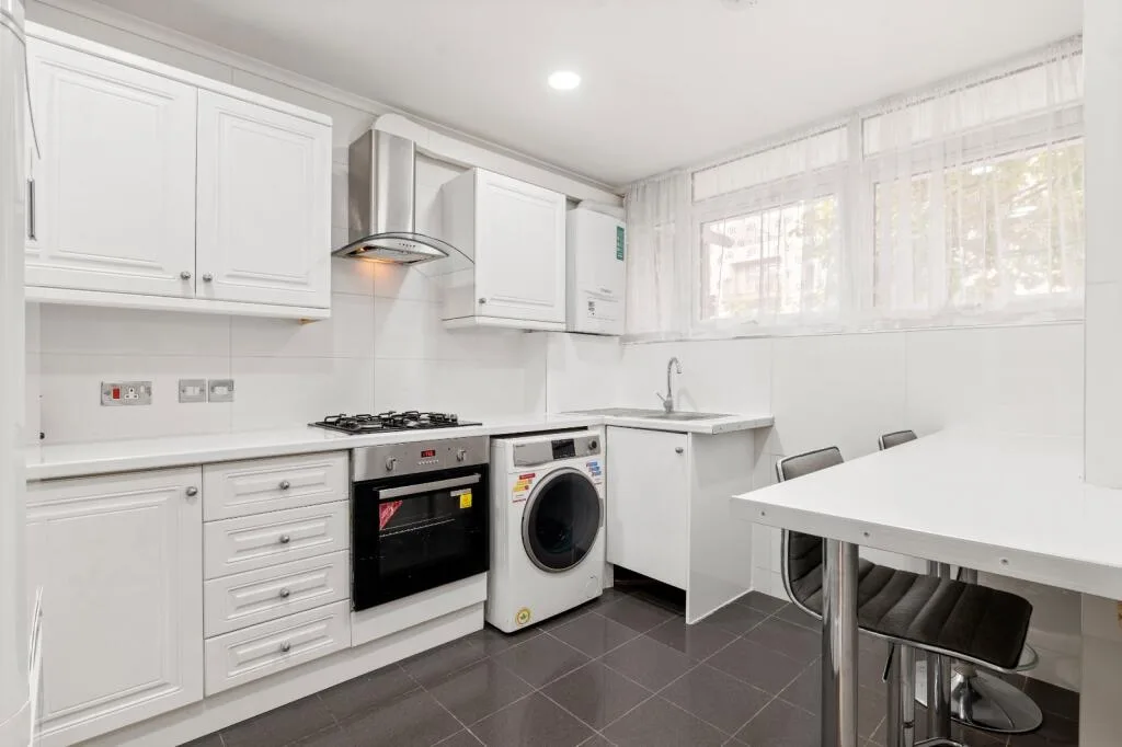 3 bedroom maisonette for rent