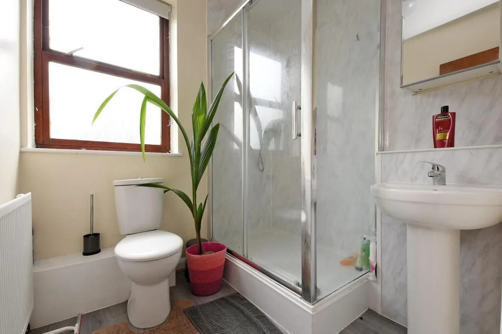 5 bedroom house for rent