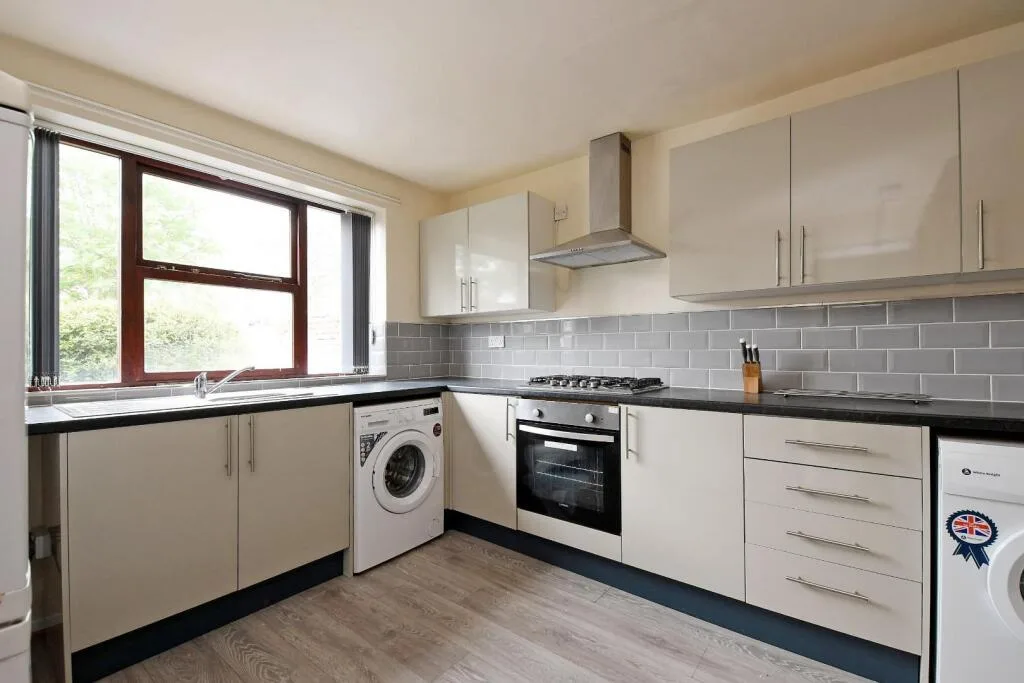5 bedroom house for rent