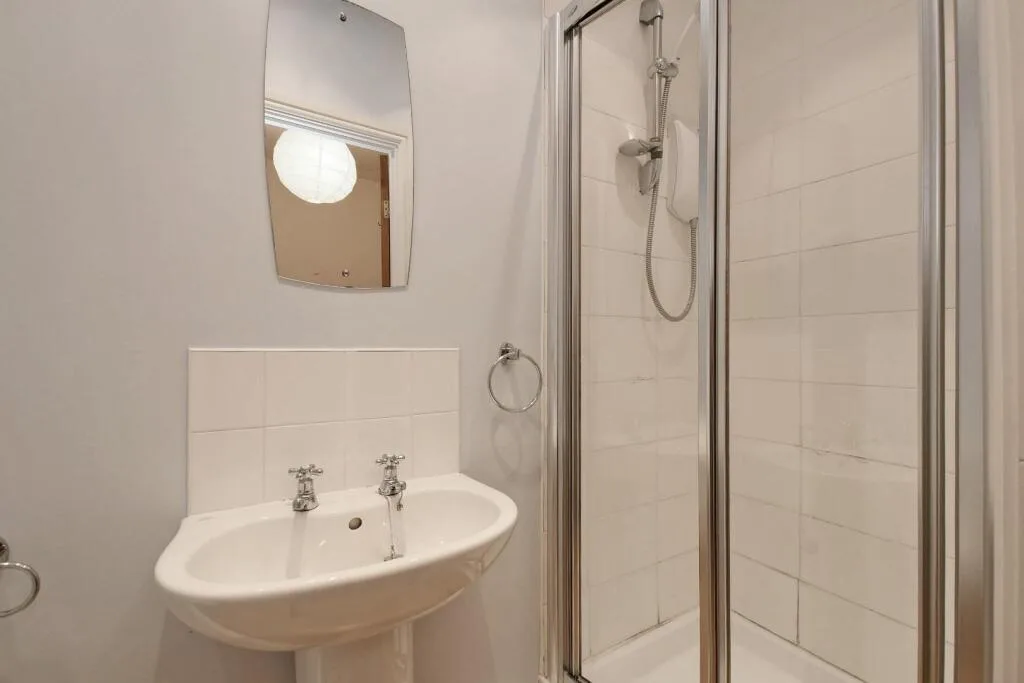 5 bedroom house for rent