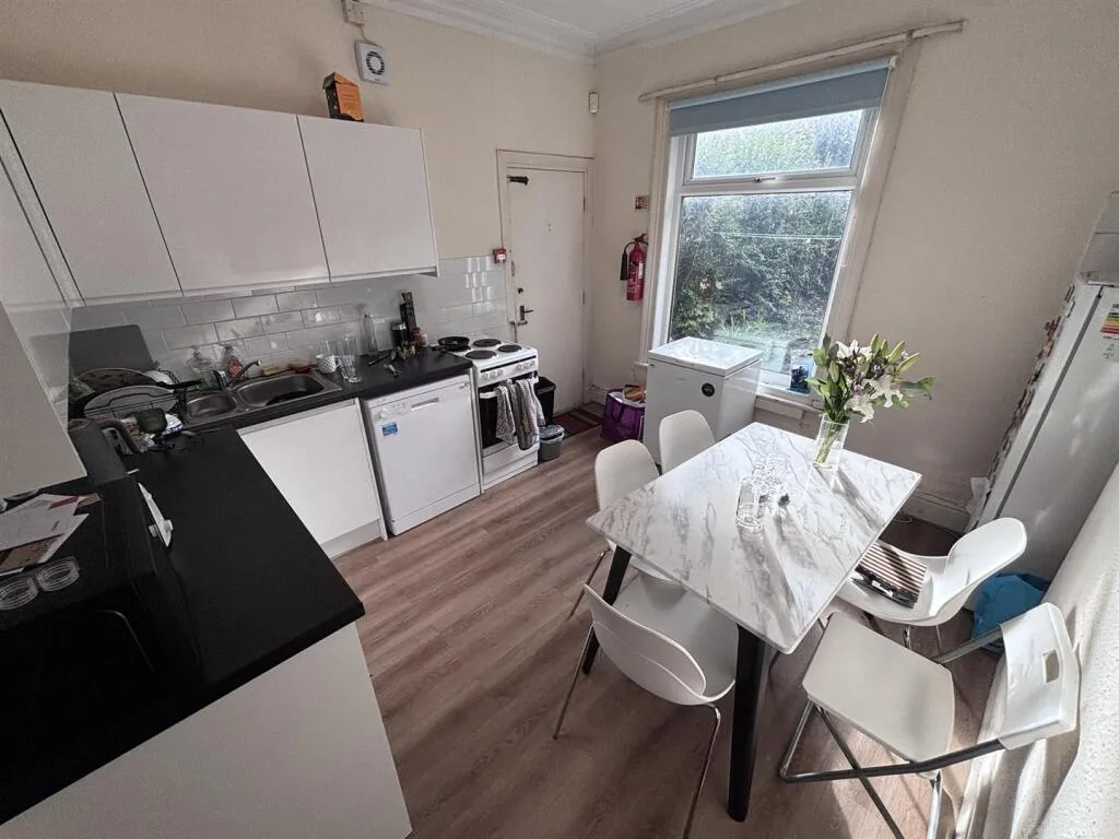 5 bedroom house for rent