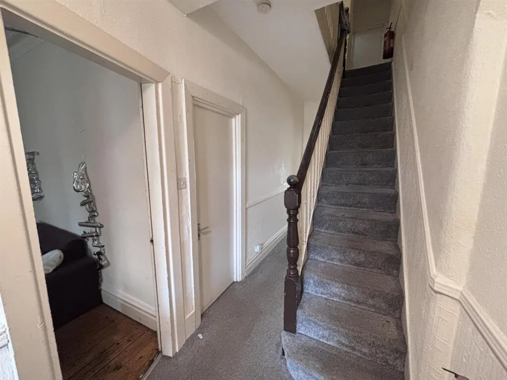 5 bedroom house for rent