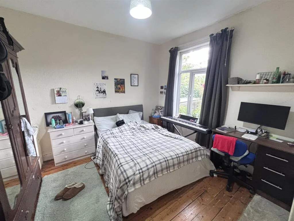 5 bedroom house for rent