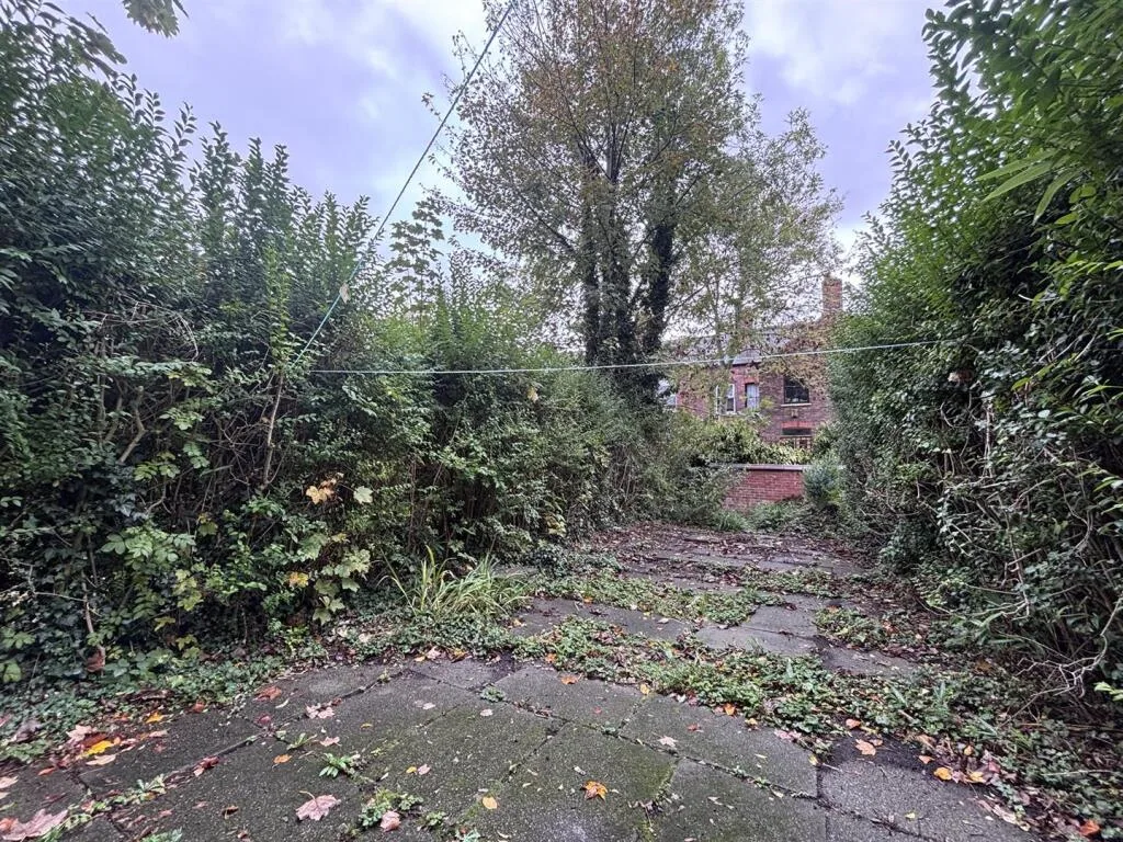 5 bedroom house for rent