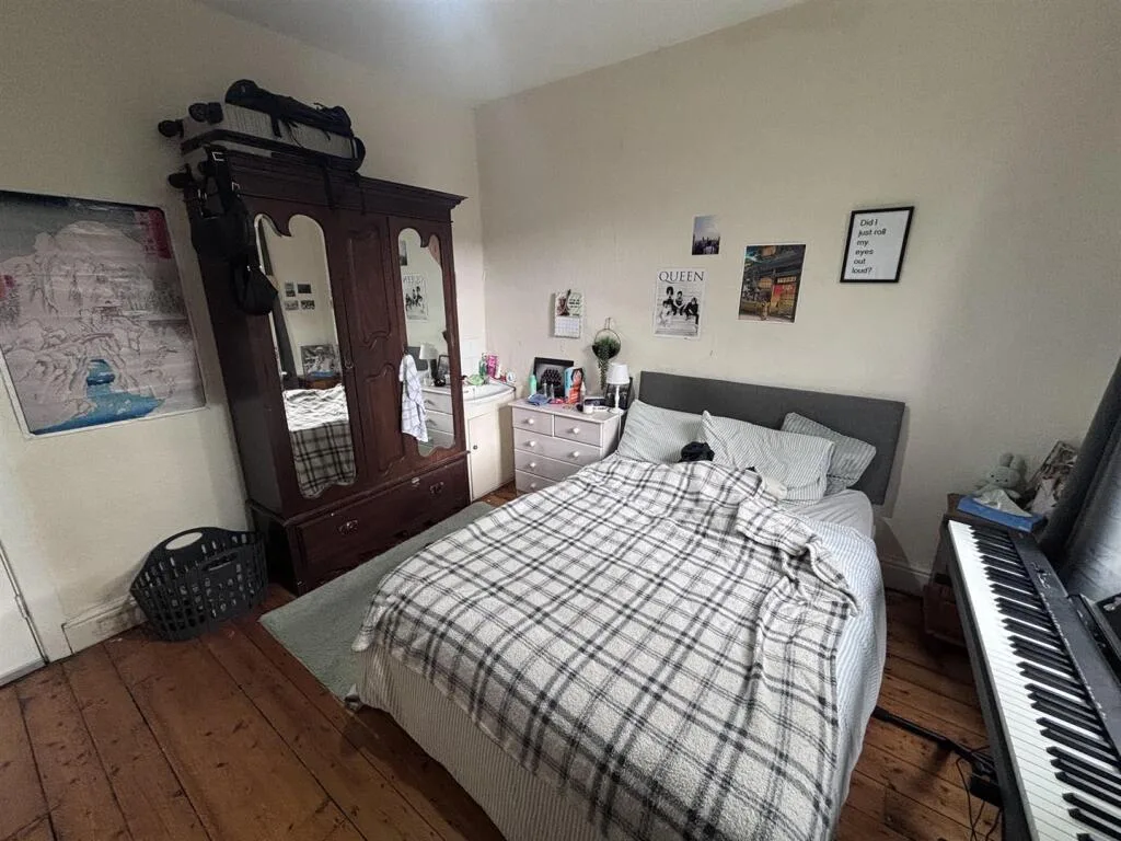 5 bedroom house for rent