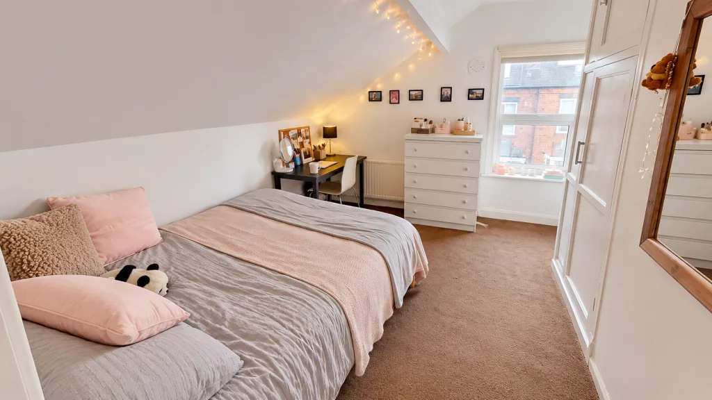5 bedroom terraced house for rent