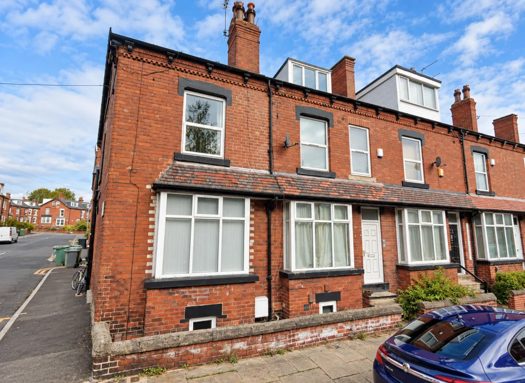 5 bedroom terraced house for rent