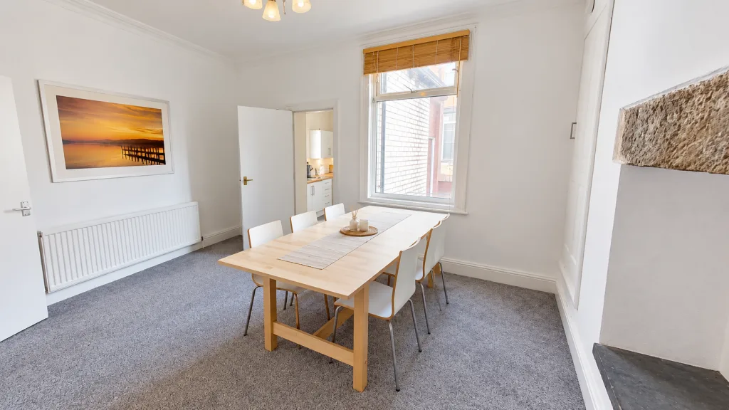 5 bedroom terraced house for rent